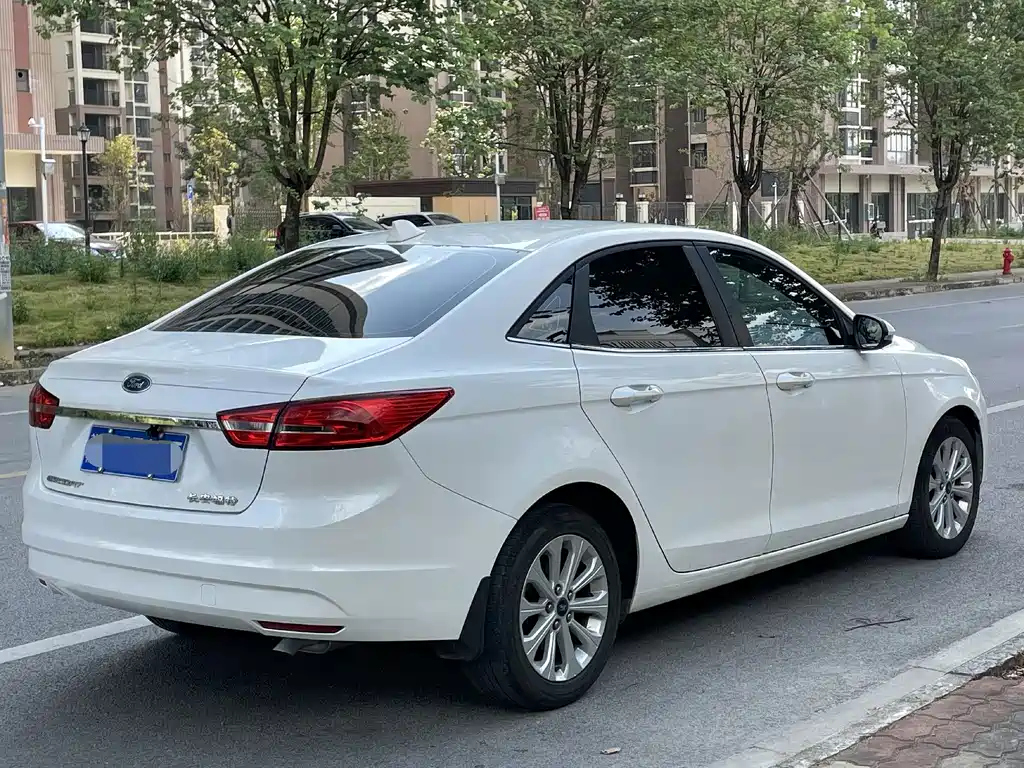 Ford Escort — миниатюра 4