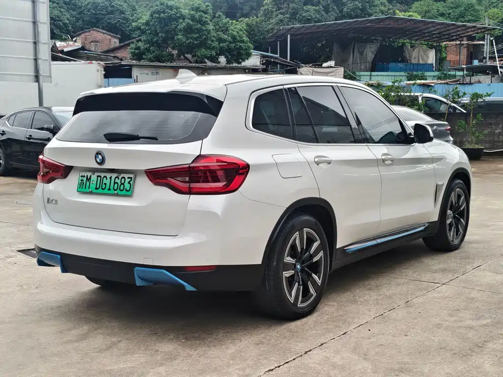 BMW iX3 — миниатюра 4