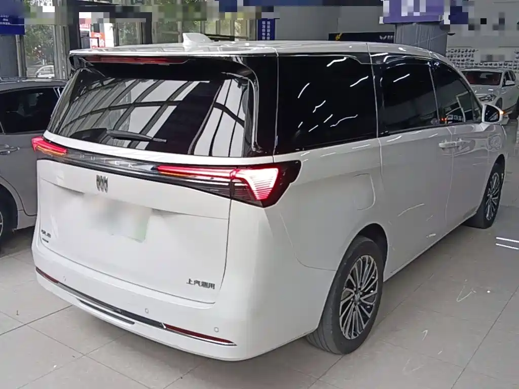 Buick GL8 Hybrid — миниатюра 7