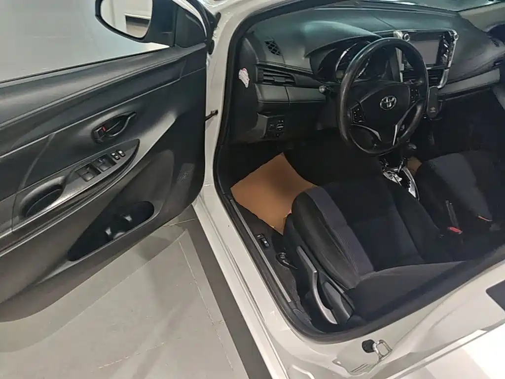 Toyota Yaris L — миниатюра 16