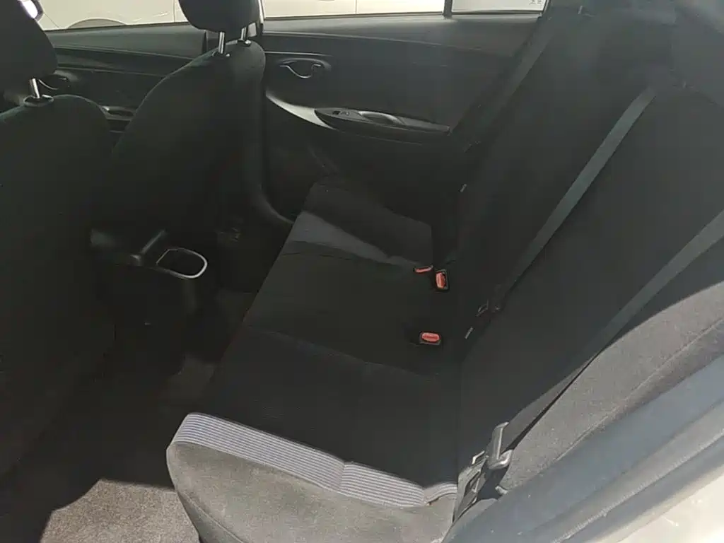Toyota Yaris L — миниатюра 17
