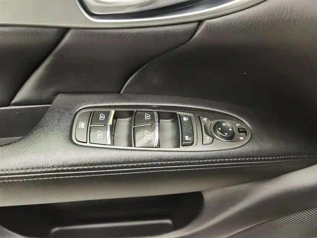 Infiniti Q70 2013 Q70L 2.5L Comfort