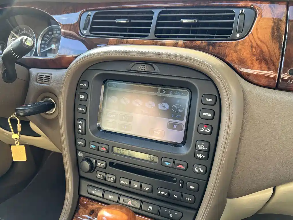 Jaguar S-TYPE — миниатюра 11