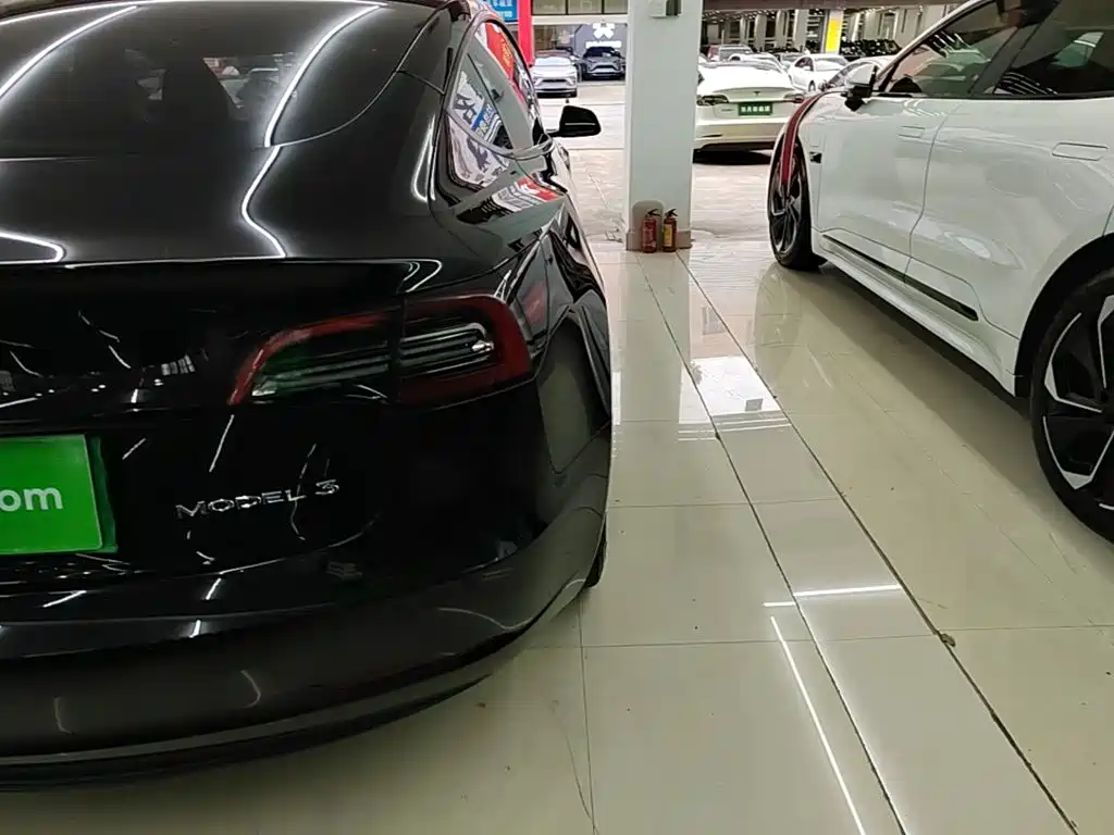 Tesla Model 3 — миниатюра 8