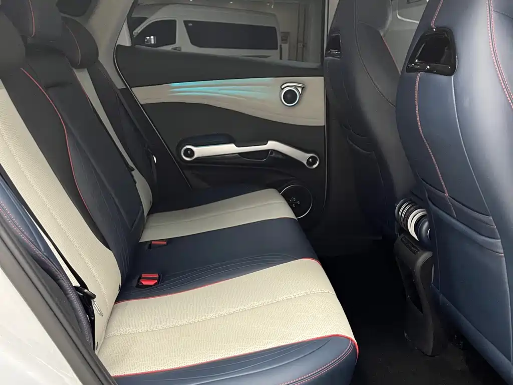 BYD Yuan Plus — миниатюра 12