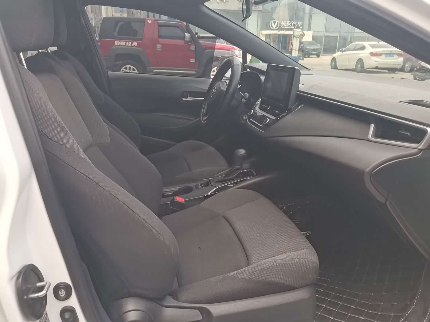 Toyota Levin 1.5 л 2022 г. Белый, пробег 40000 км