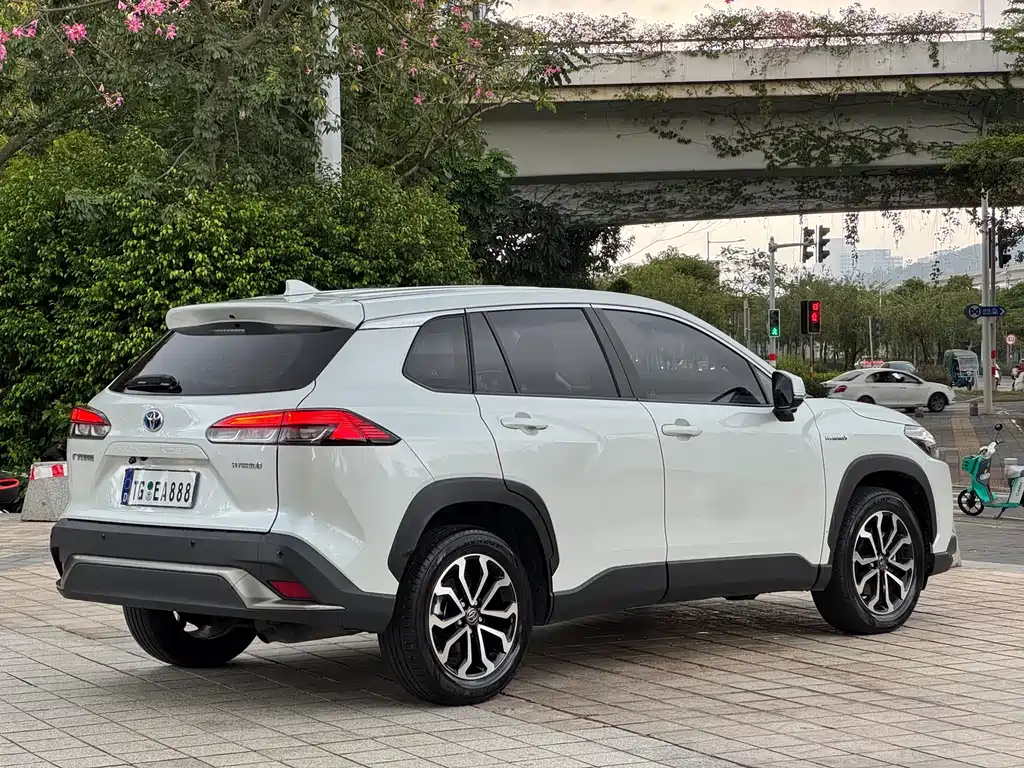 Toyota Frontlander — миниатюра 4