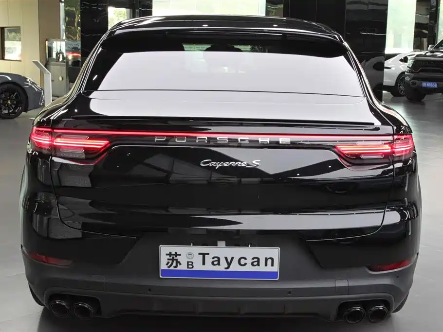PORSCHE CAYENNE