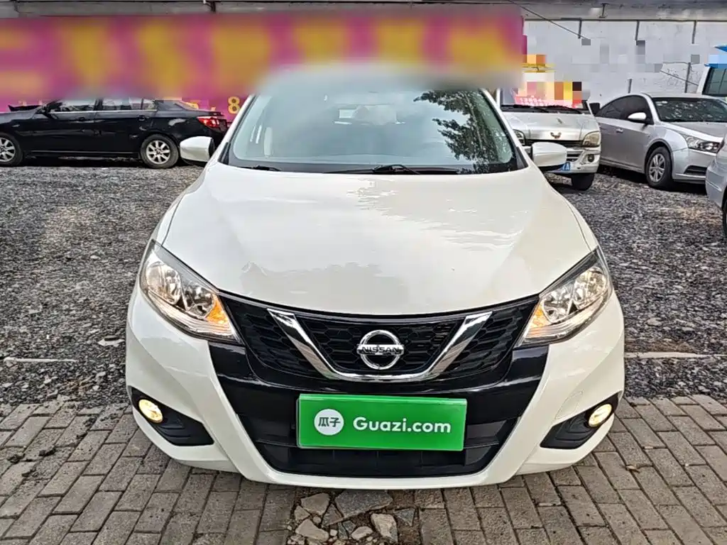Nissan Tiida — миниатюра 3