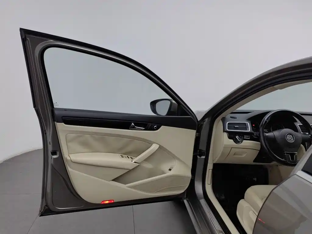 Volkswagen Passat — миниатюра 8