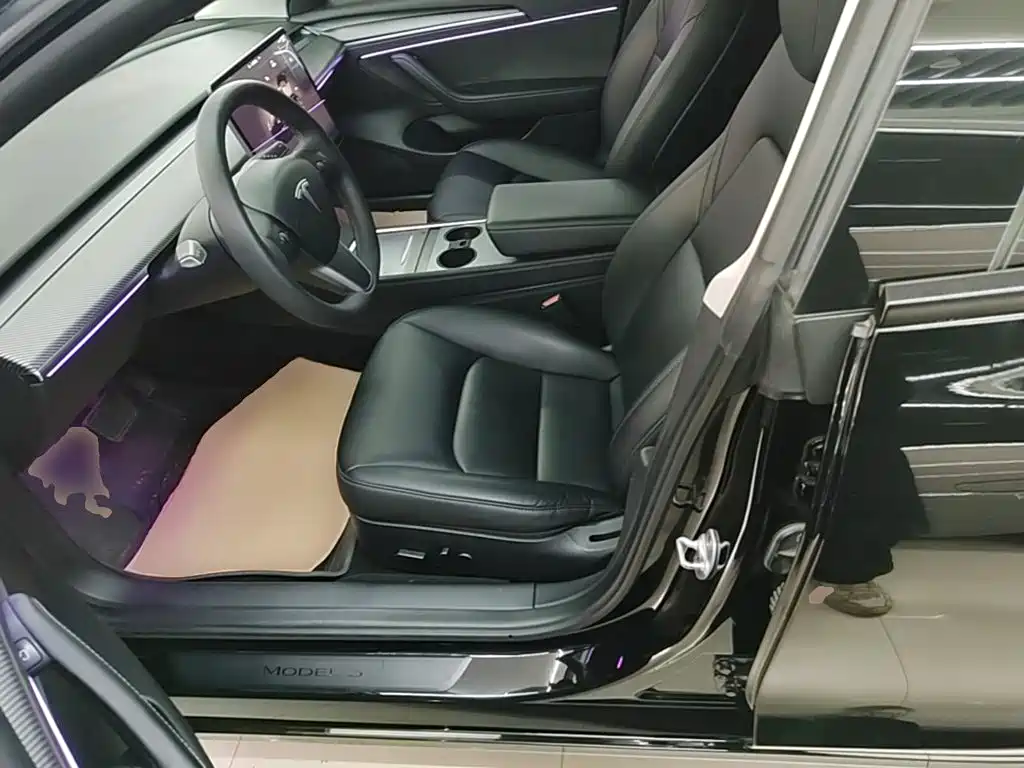 Tesla Model 3 — миниатюра 15