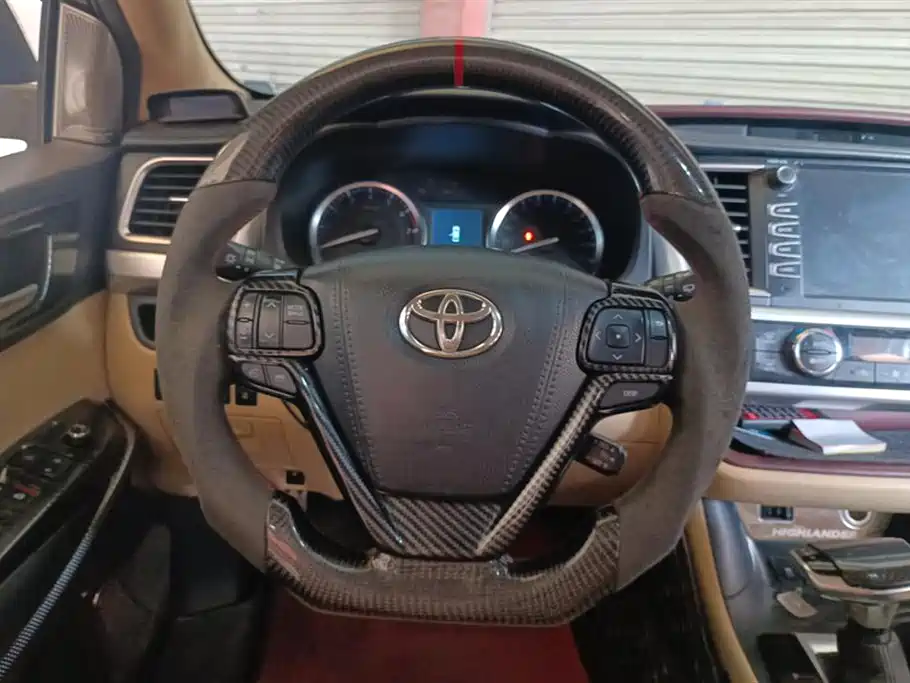 TOYOTA HIGHLANDER