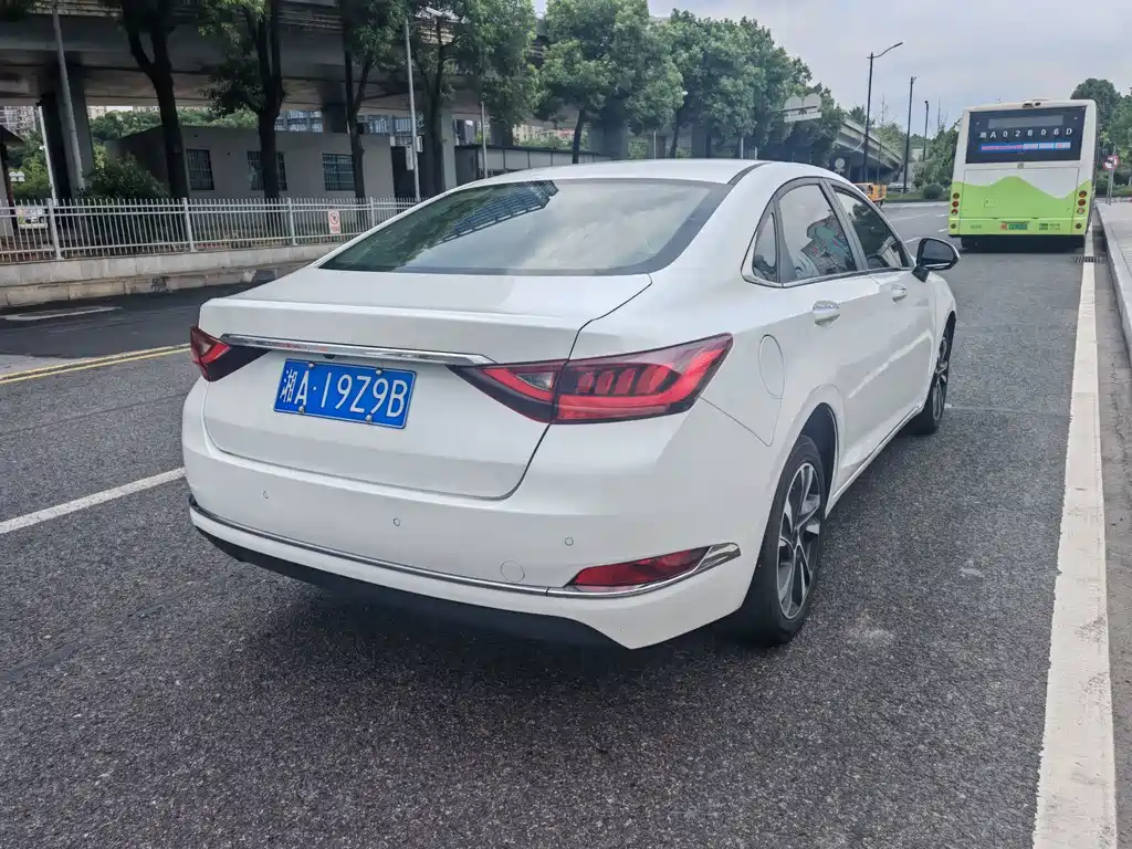 BAIC U7 — миниатюра 9