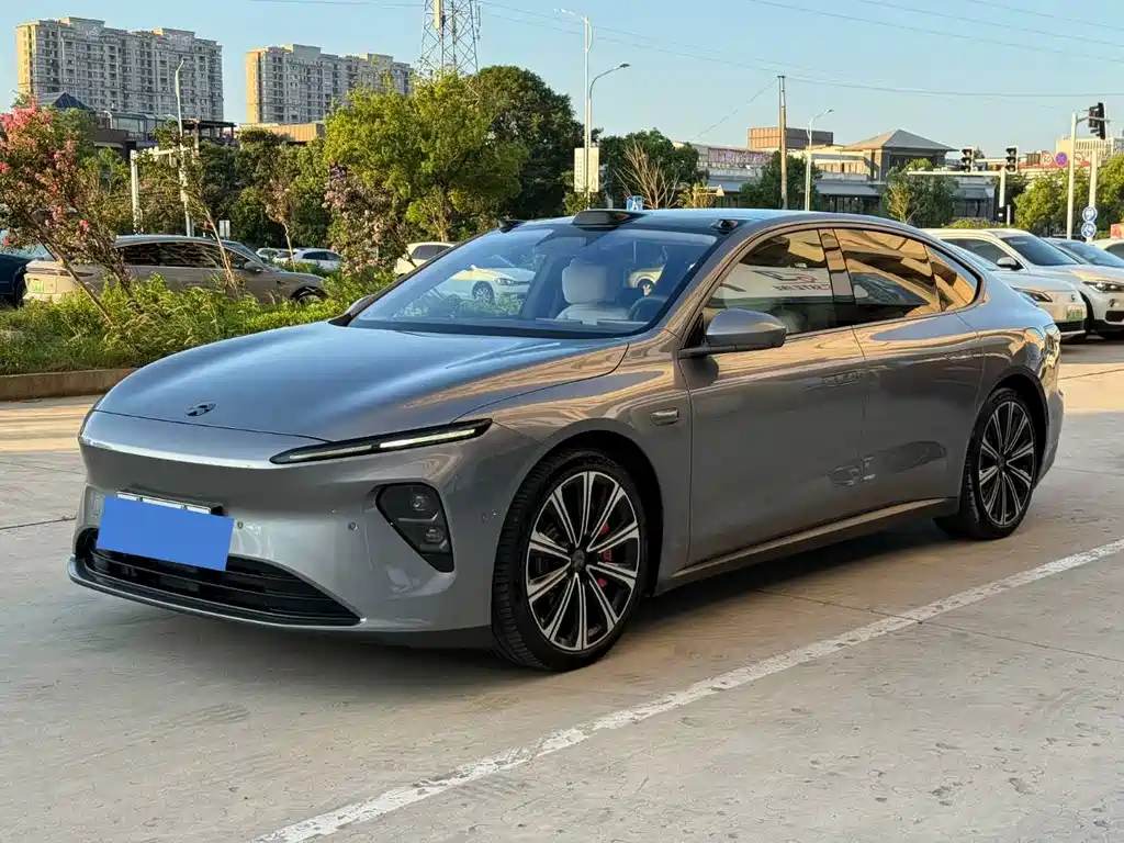 NIO ET7