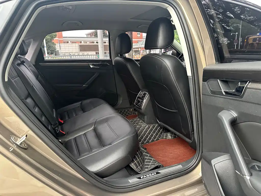 Volkswagen Passat — миниатюра 13