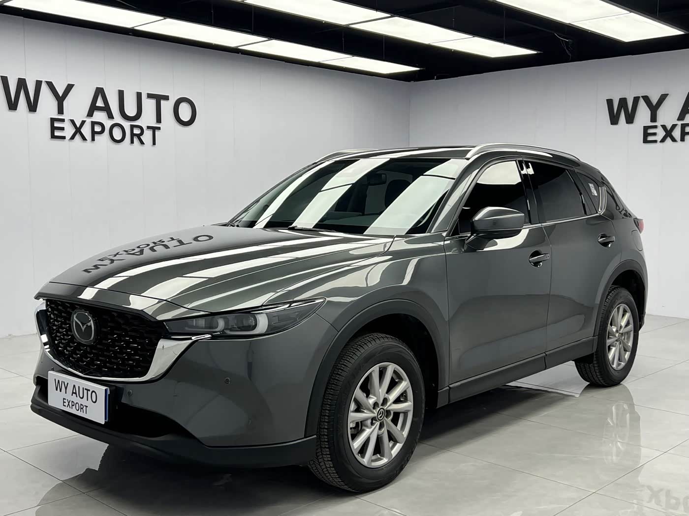 Mazda CX-5 2.0 л 2022 г. Серебристо-серый, пробег 26000 км
