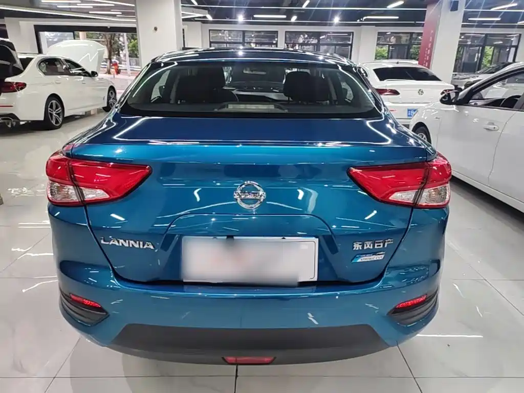 Nissan Bluebird — миниатюра 6