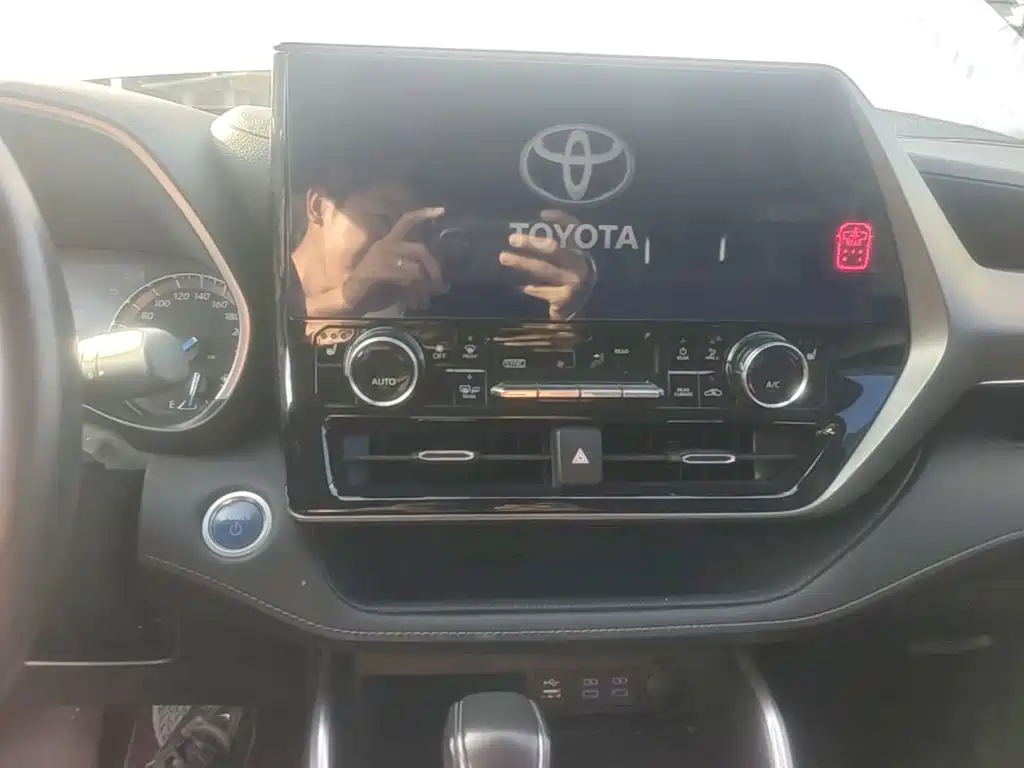 Toyota Highlander — миниатюра 13