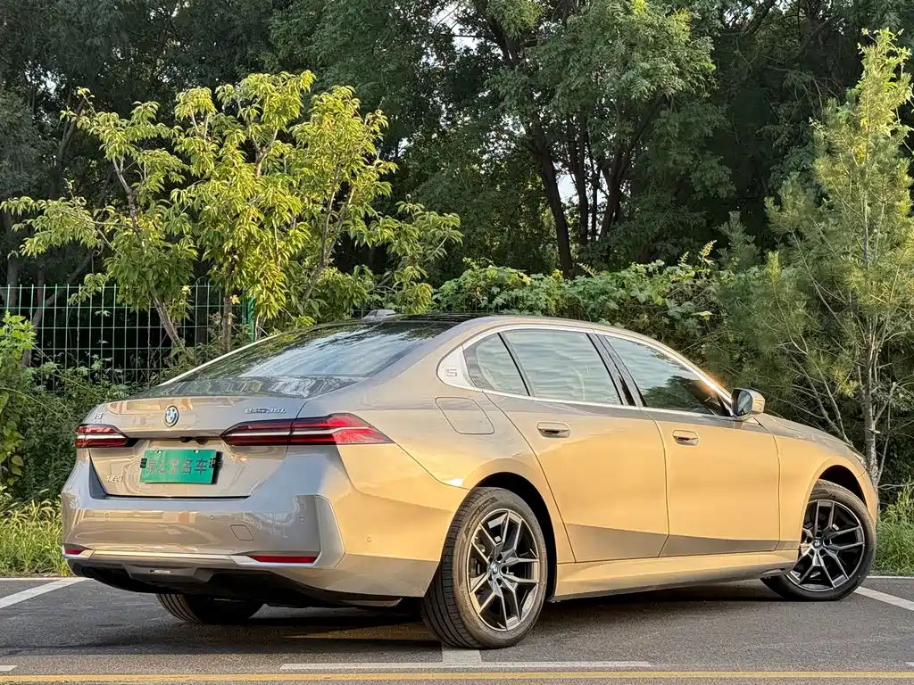 BMW i5 — миниатюра 31