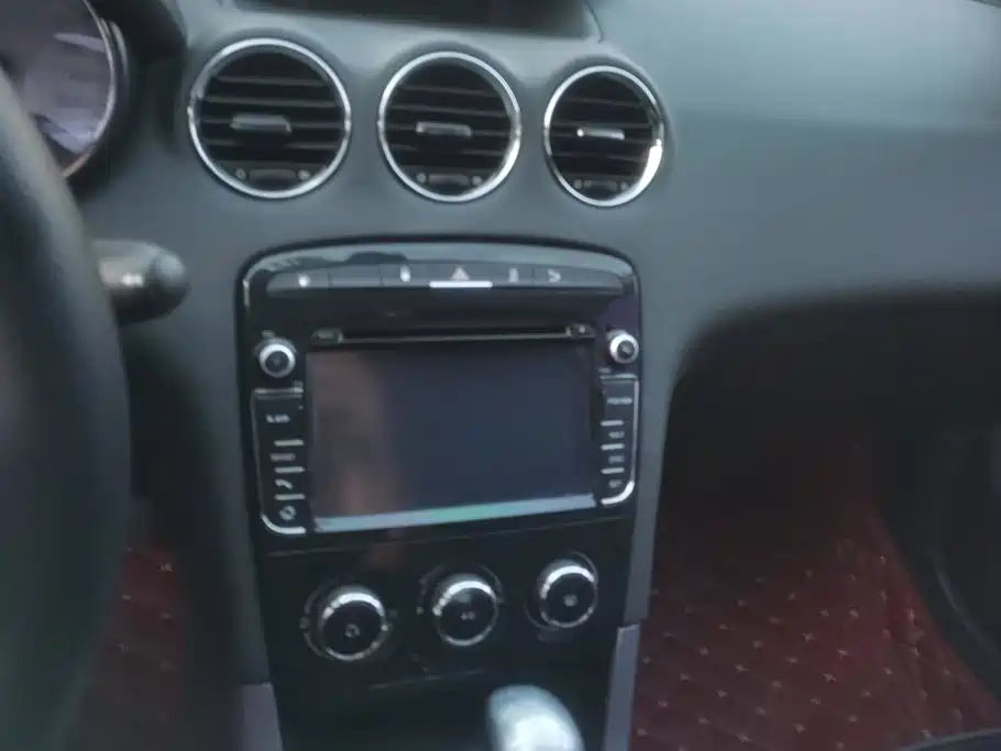 Peugeot 408 — миниатюра 13