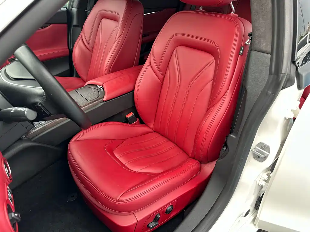Maserati Quattroporte — миниатюра 22