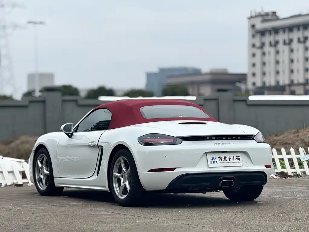 PORSCHE 718