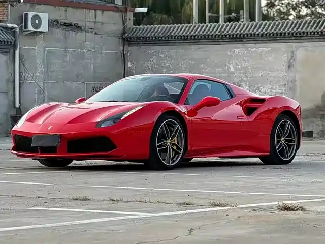 FERRARI 488