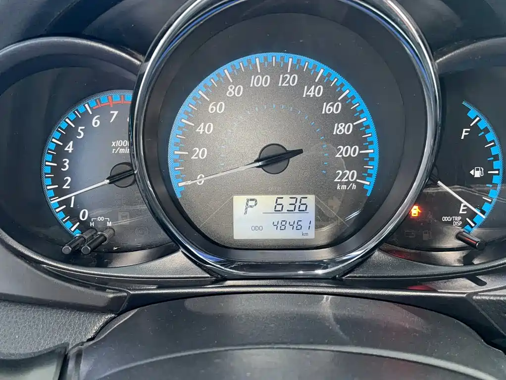 Toyota Yaris L — миниатюра 5