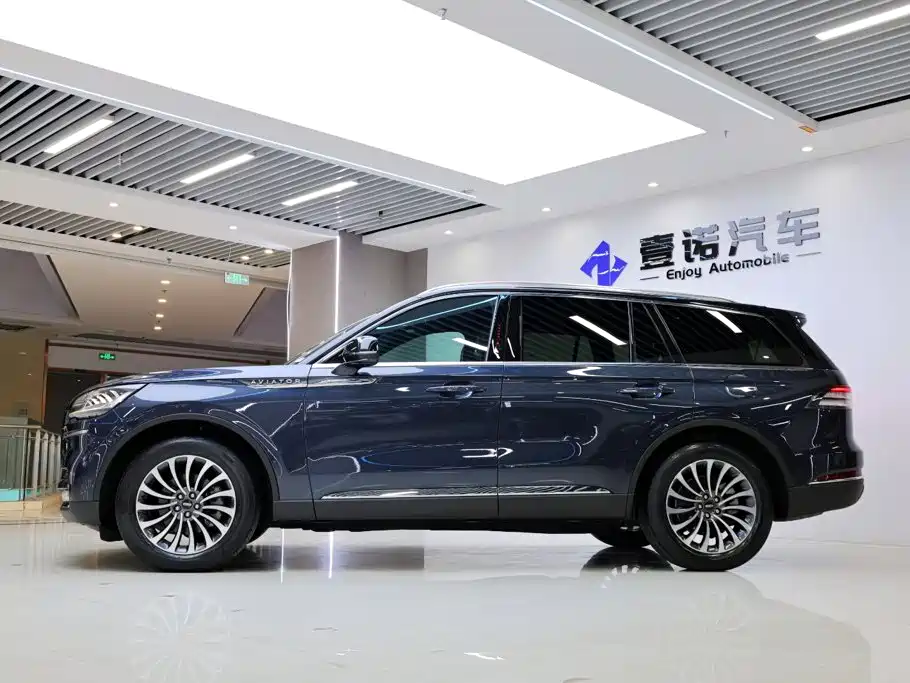 Lincoln Aviator — миниатюра 3