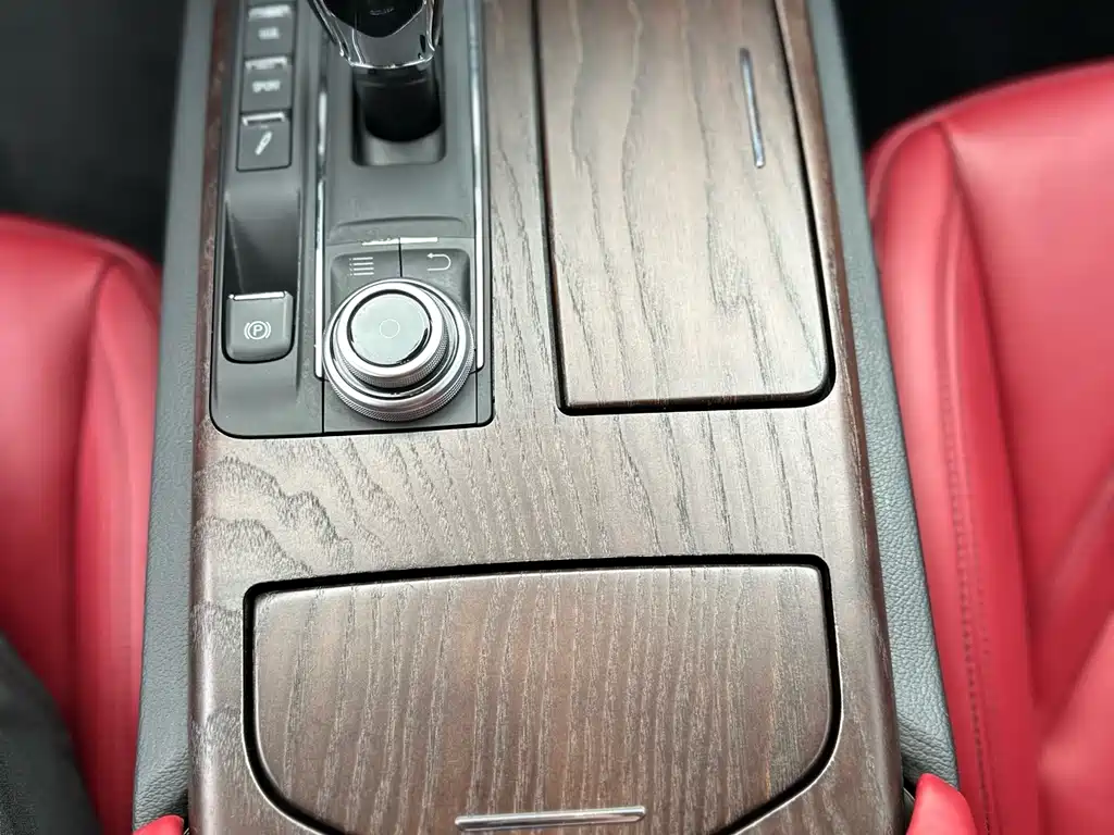 Maserati Quattroporte — миниатюра 26