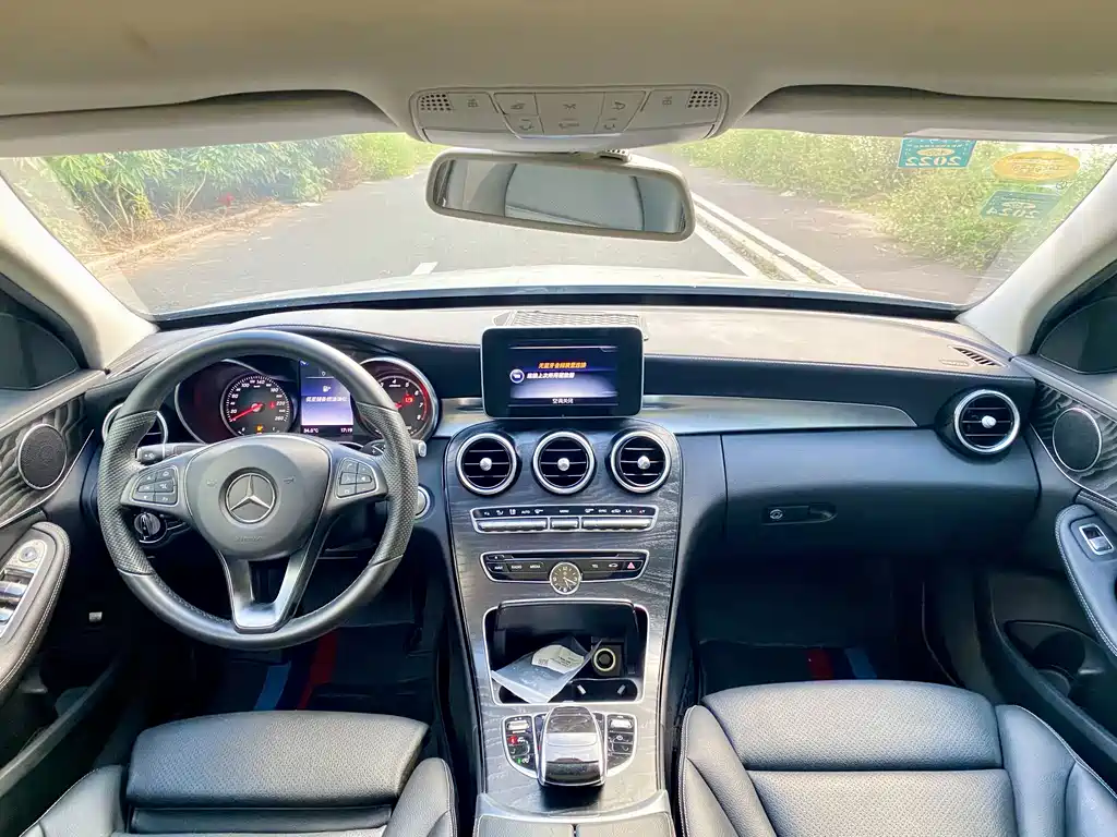 Mercedes-Benz C-Class — миниатюра 7