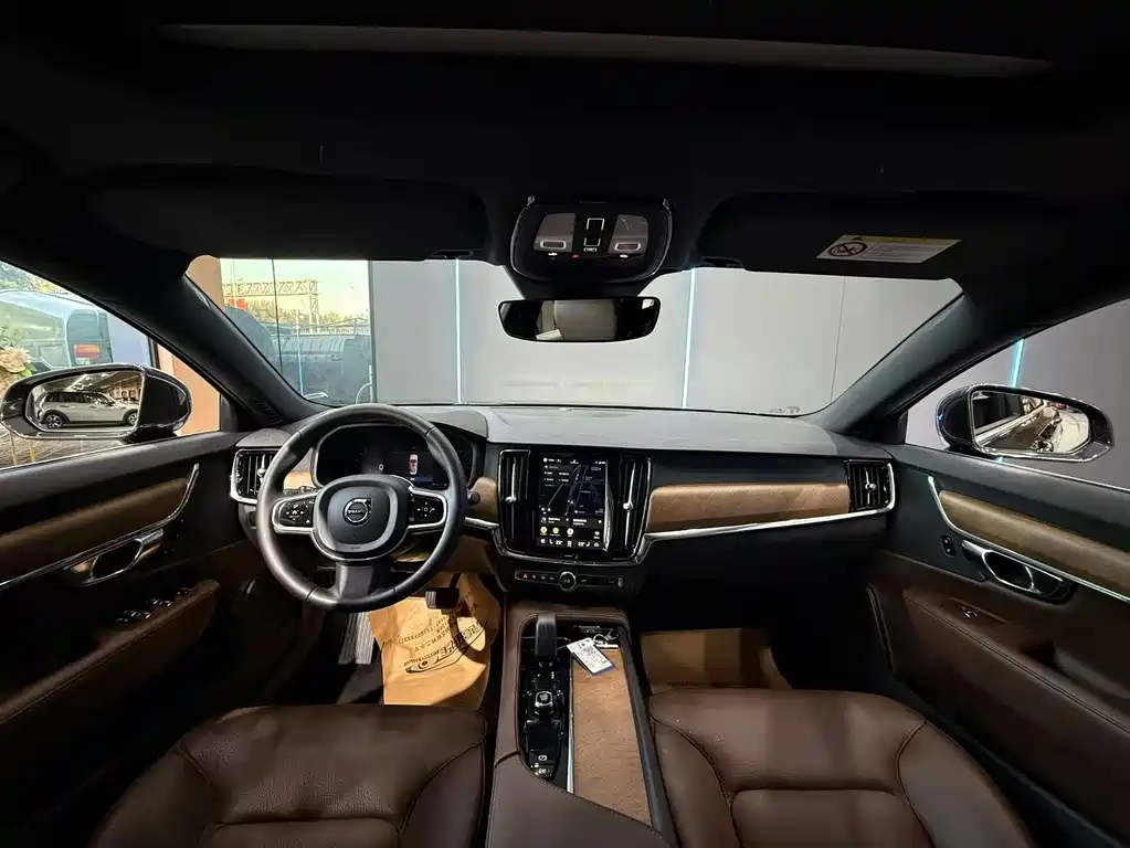 Volvo S90 — миниатюра 9