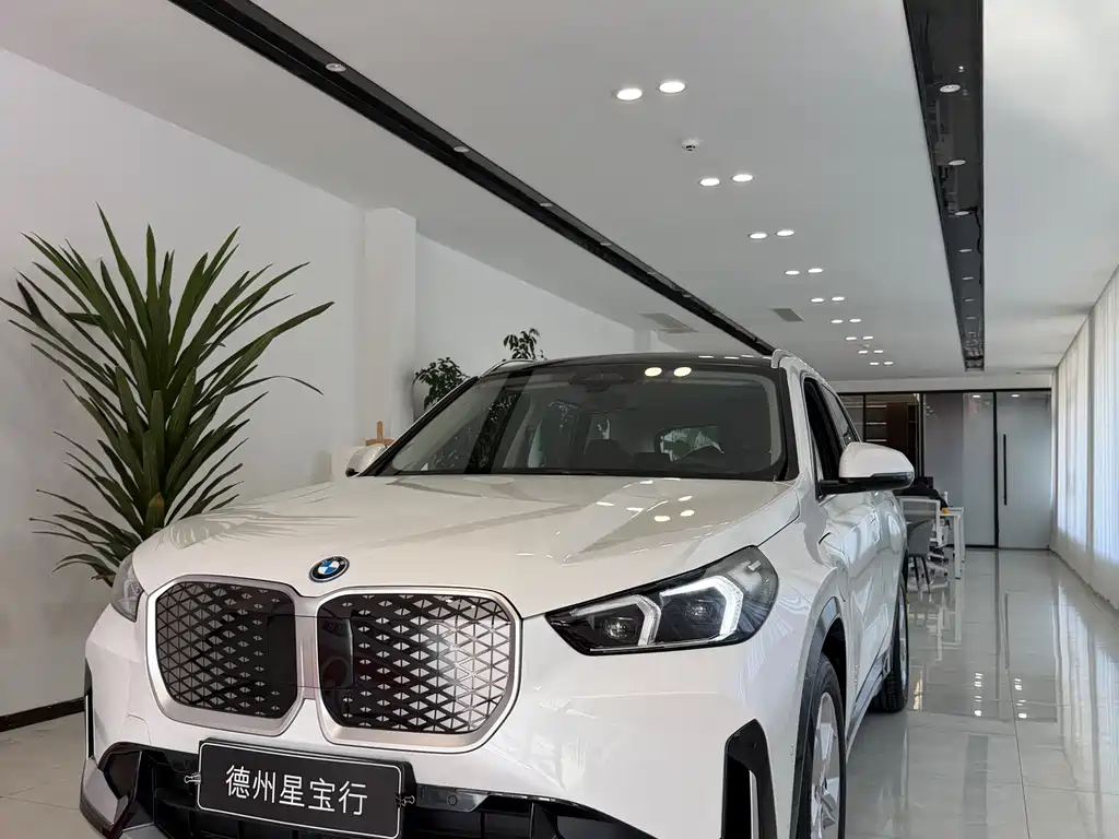 BMW iX1 2026