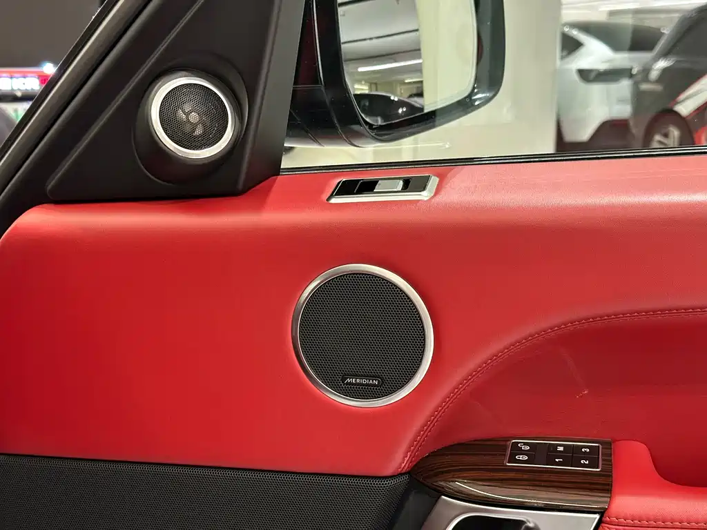 Land Rover Range Rover — миниатюра 14