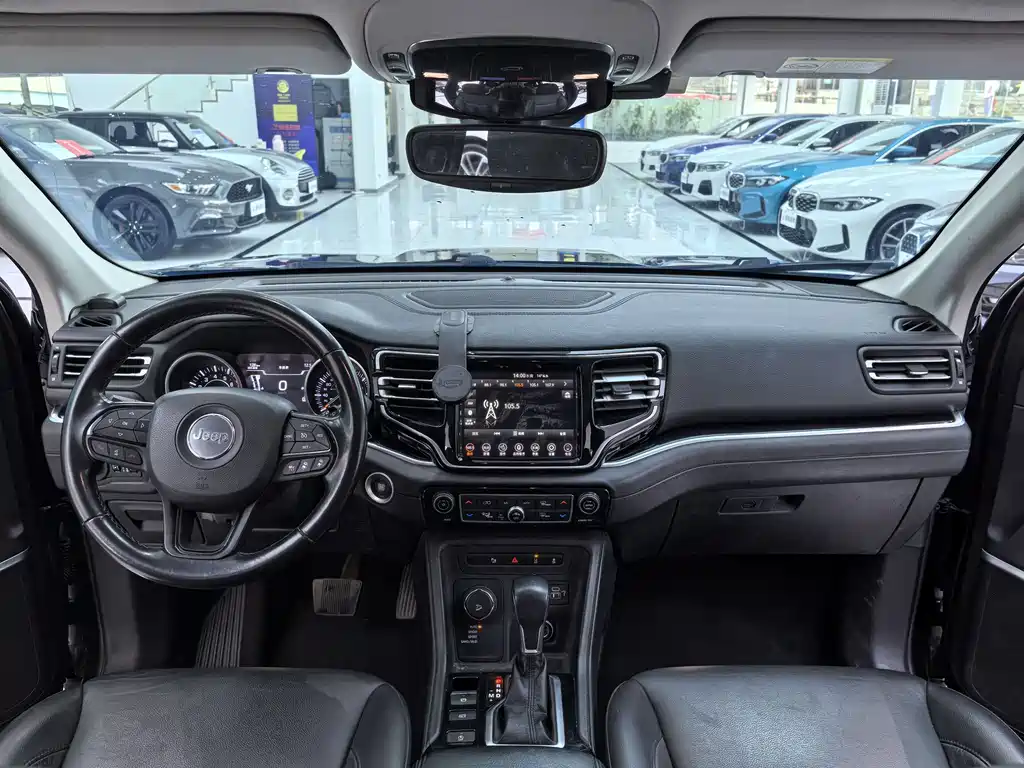 JEEP GRAND COMMANDER