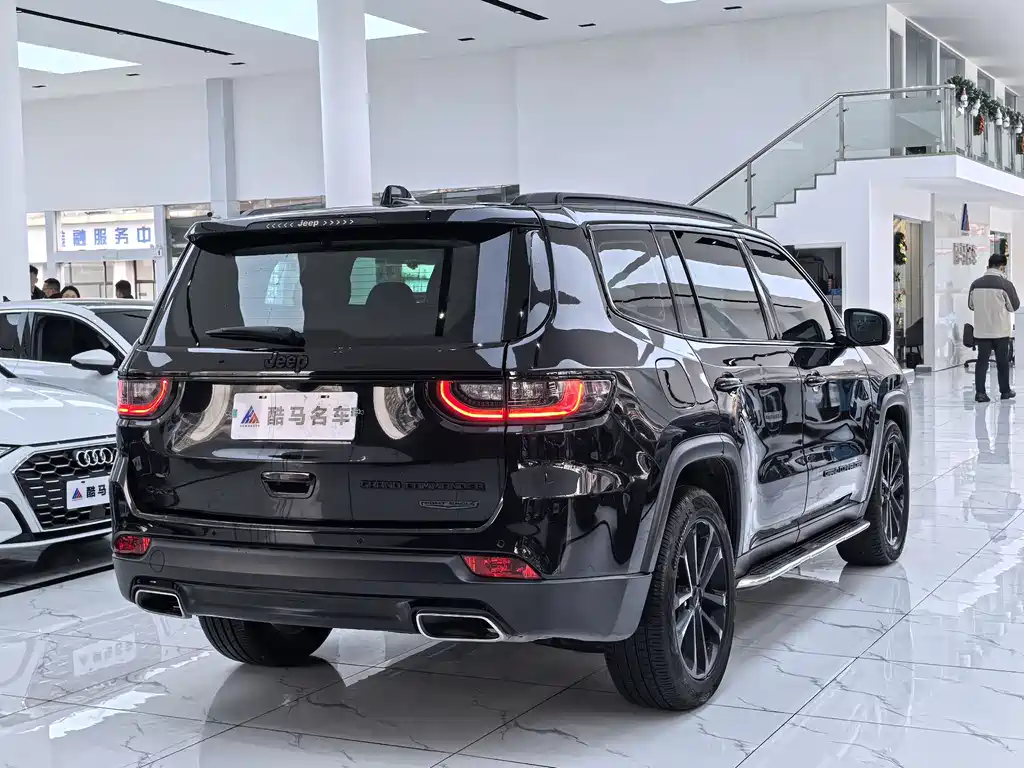 JEEP GRAND COMMANDER