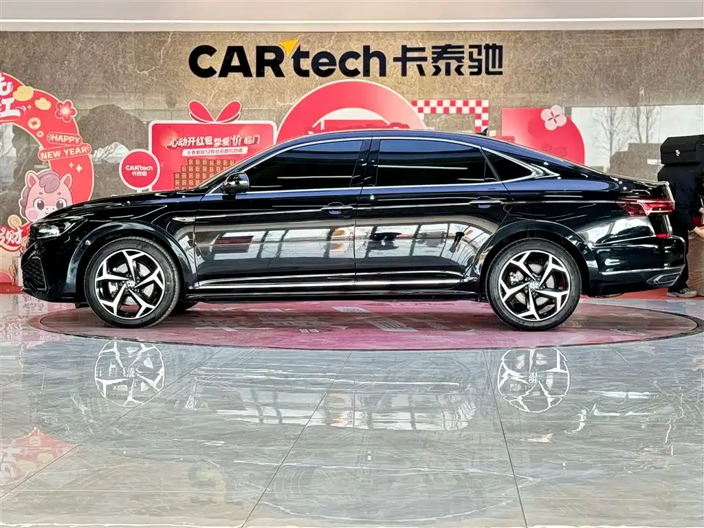 Volkswagen Passat 2023 330TSI Elite