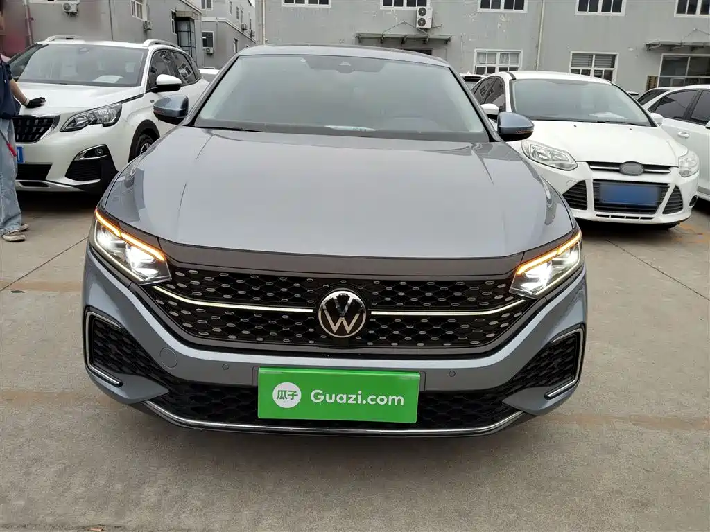 Volkswagen Passat 2022 330TSI Luxury