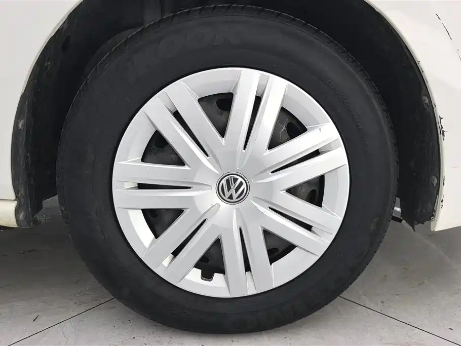 Volkswagen Polo 2016 1.4L MT
