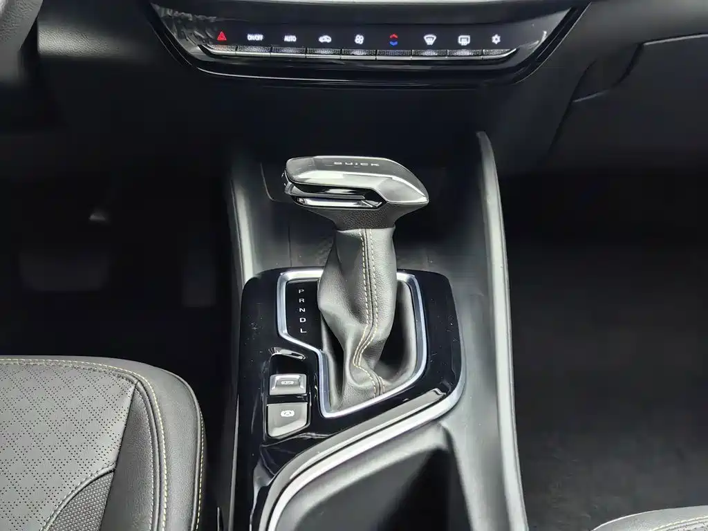Buick Verano — миниатюра 13