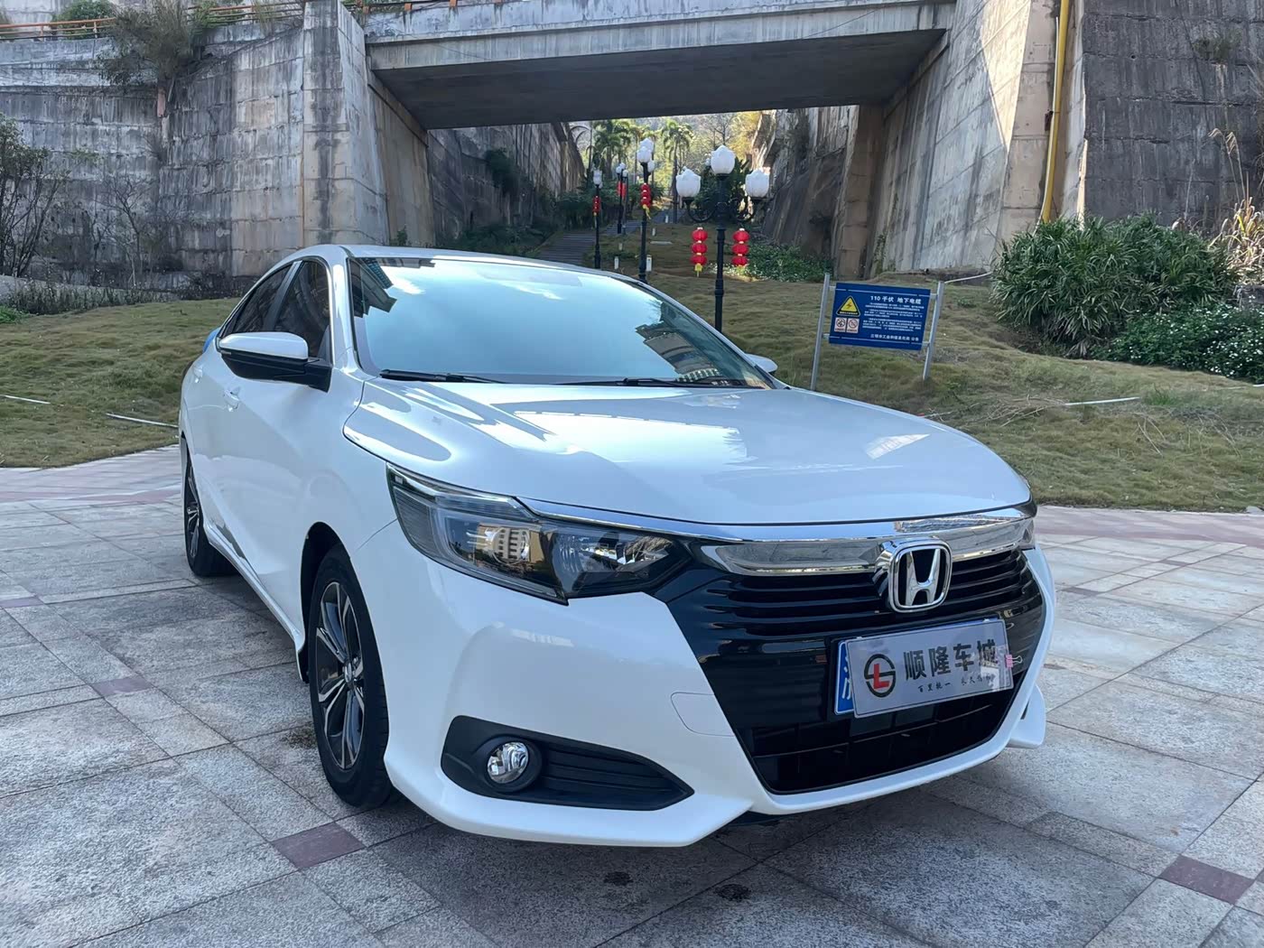 Honda Crider 1.0 л 2022 г. Белый, пробег 18000 км