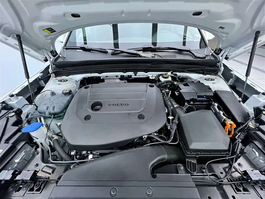 Volvo XC40 2024 B3 Luxury
