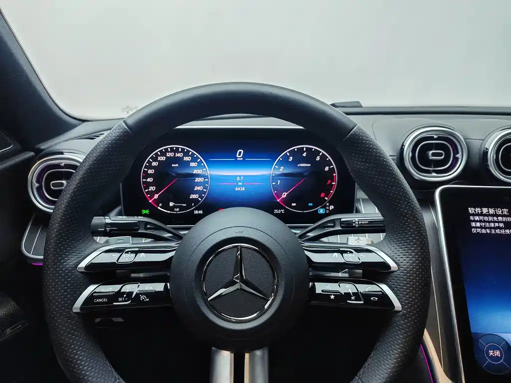 Mercedes-Benz C-Class — миниатюра 20
