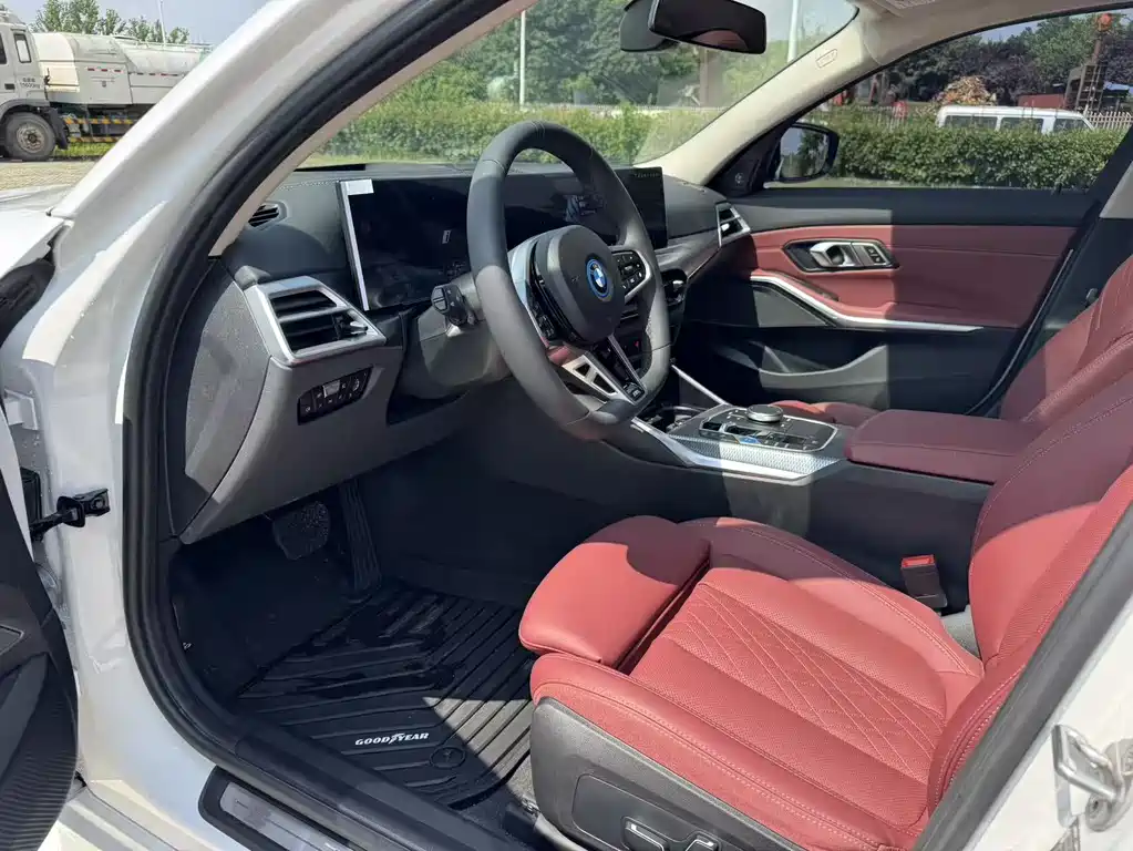 BMW i3 2025 eDrive 40 L