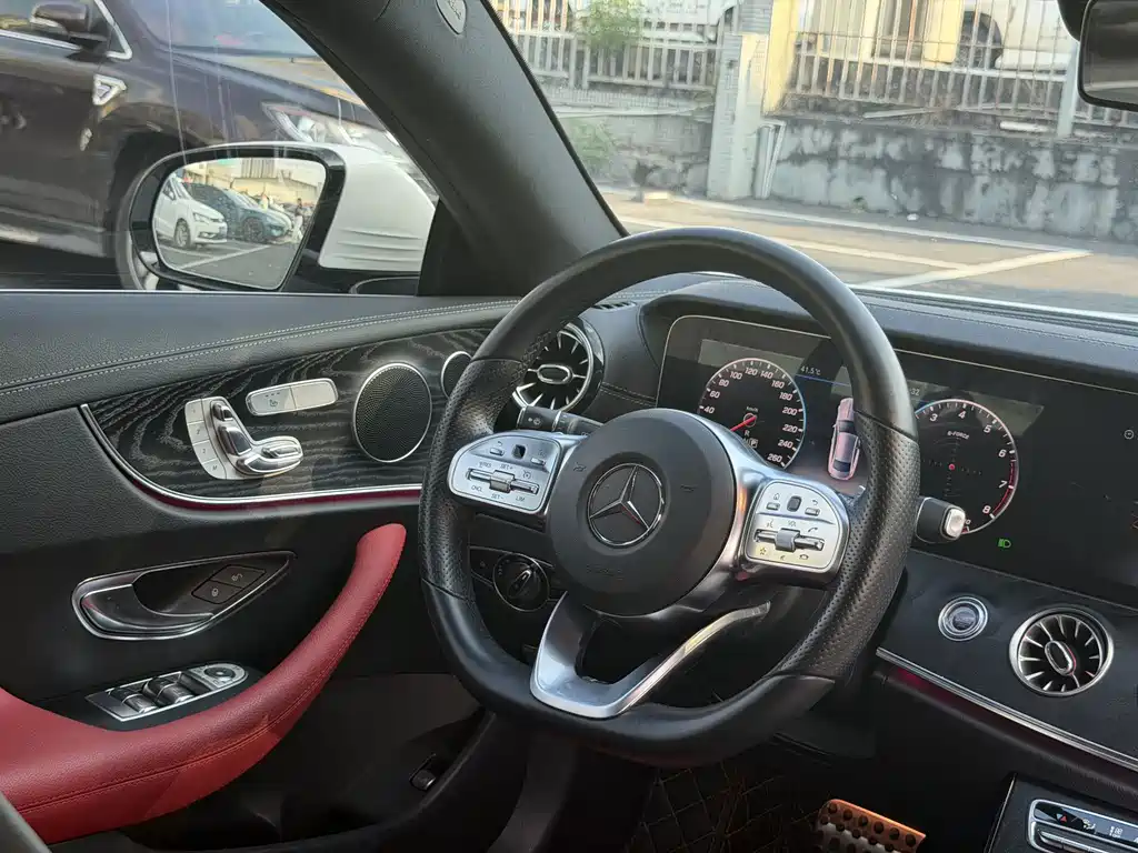 Mercedes-Benz E-Class (Import) — миниатюра 11