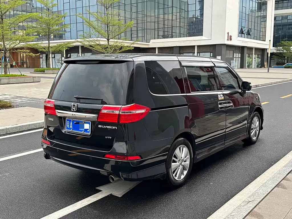 Honda Elysion — миниатюра 4