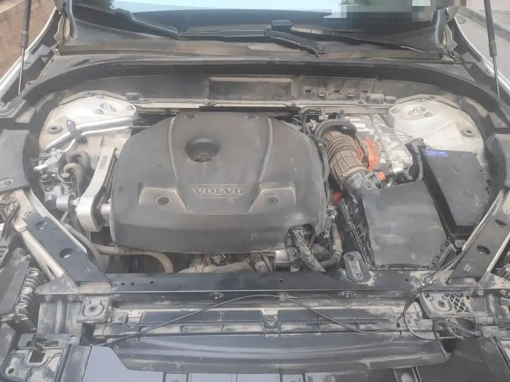 Volvo XC60 PHEV — миниатюра 21