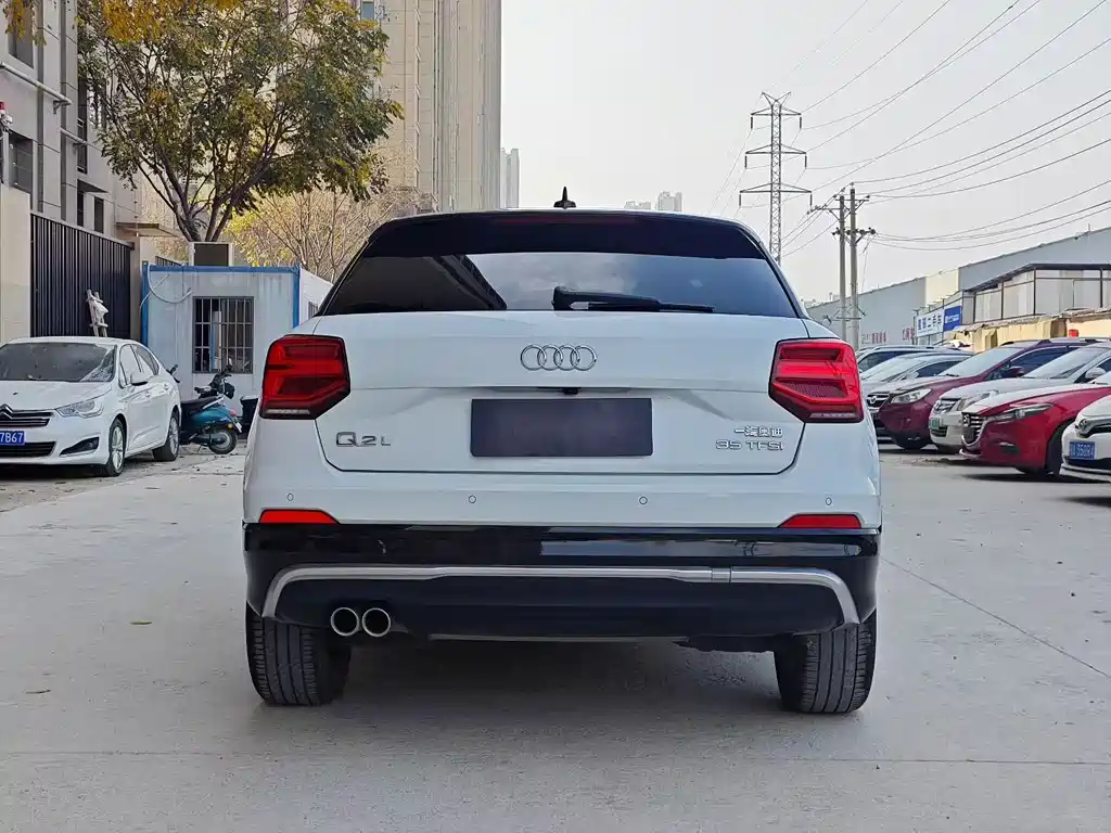 AUDI Q2L