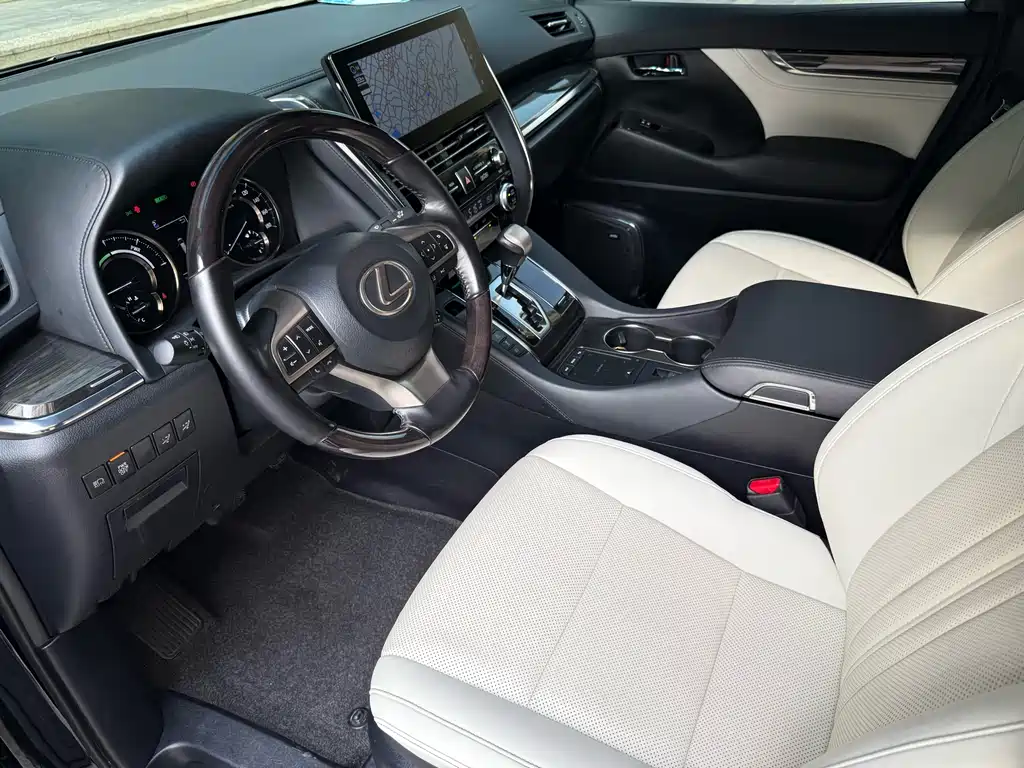Lexus LM 2020 300h мест