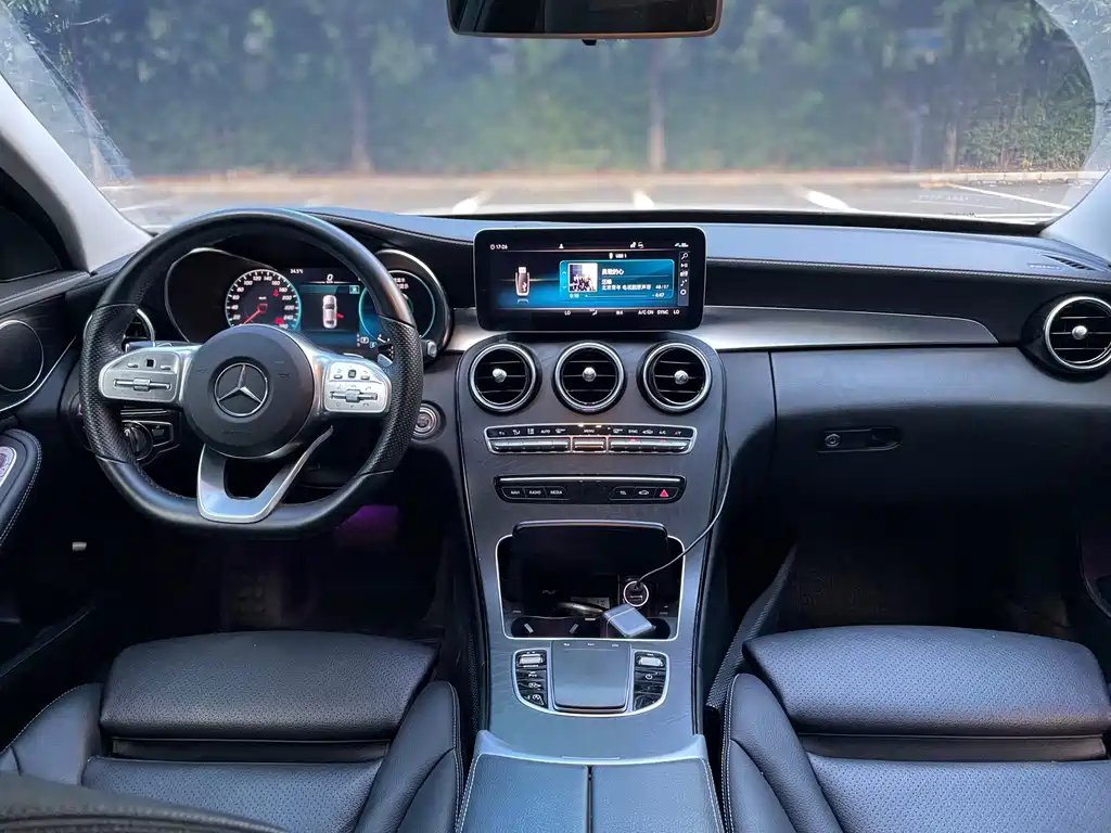 Mercedes-Benz C-Class — миниатюра 13